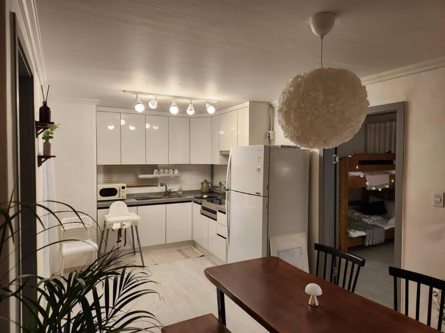 4beds 6 People House 5min Mapo St Family Trip Apartment *