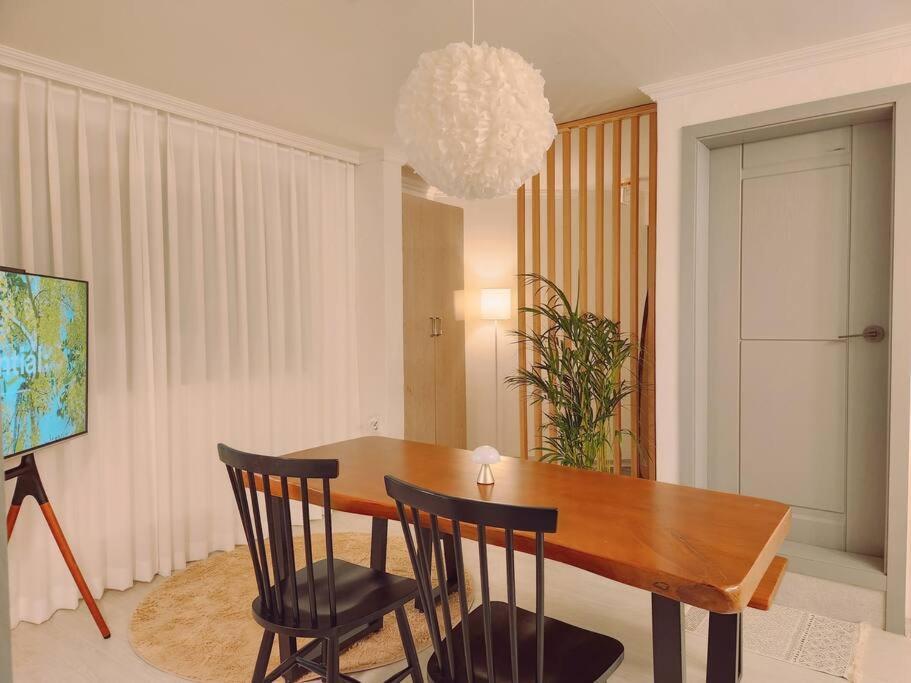 4beds 6 People House 5min Mapo St Family Trip Apartment Seoul